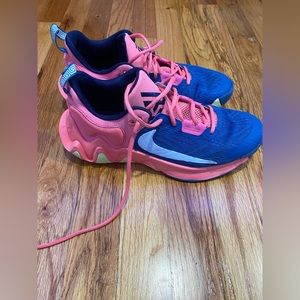 GIANNIS IMMORTALITY 2 BASKETBALL SHOES (Men’s 6.5/Womens 8)